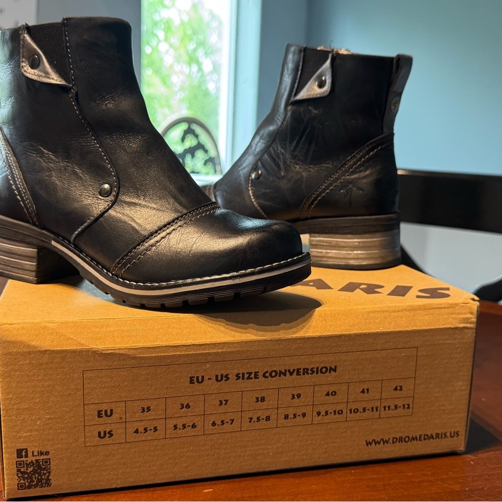 Woman’s Black Leather Boots